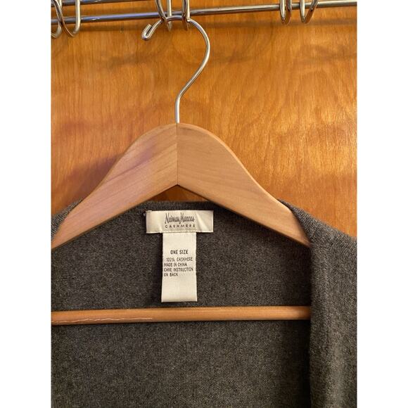 NEIMAN MARCUS 100% Cashmere Open Front Poncho Wrap Shawl Sweater One Size Gray - Picture 4 of 6